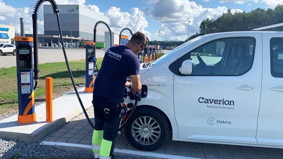 Caverion trapper opp med elektriske servicebiler